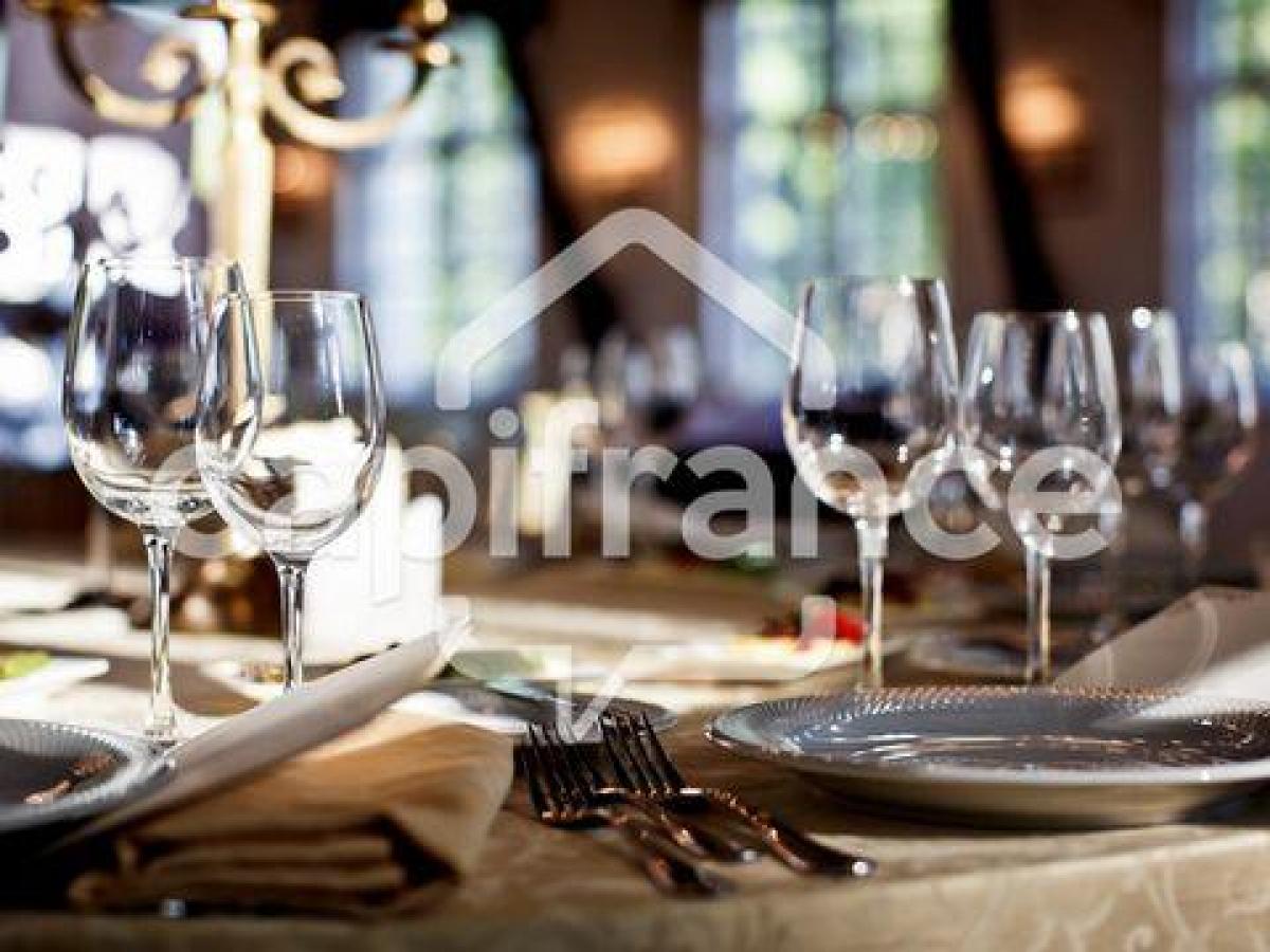 121m² Office in Granville, France No. 20246