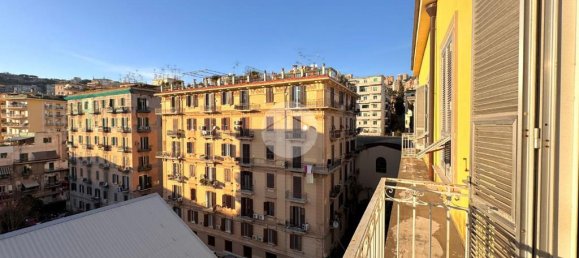 3 bedrooms Apartment in Naples, Italy No. 62795 12