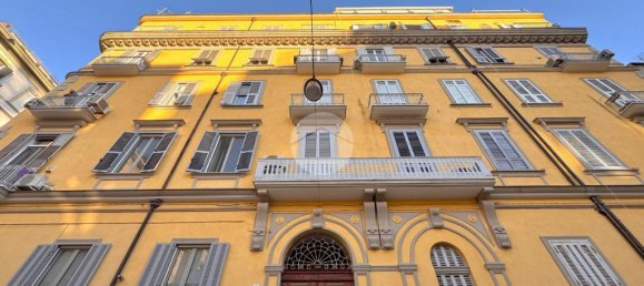 3 bedrooms Apartment in Naples, Italy No. 62795 4