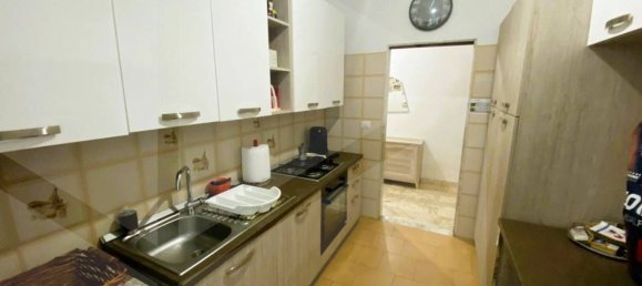 Квартира с 3 комнатами в Бари, Италия № 20516 10