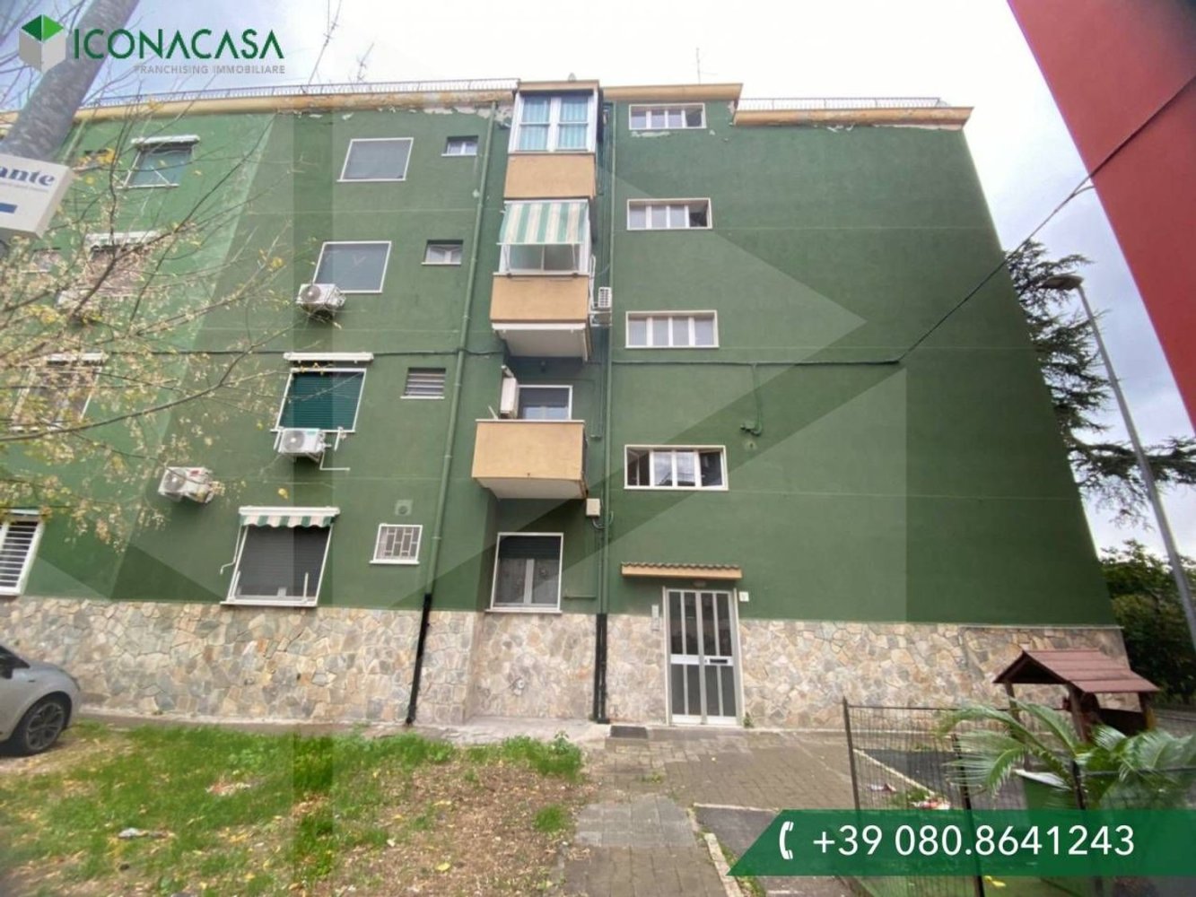 Квартира с 3 комнатами в Бари, Италия № 20516