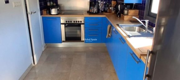 1 bedroom Penthouse in Alicante, Spain No. 175822 3