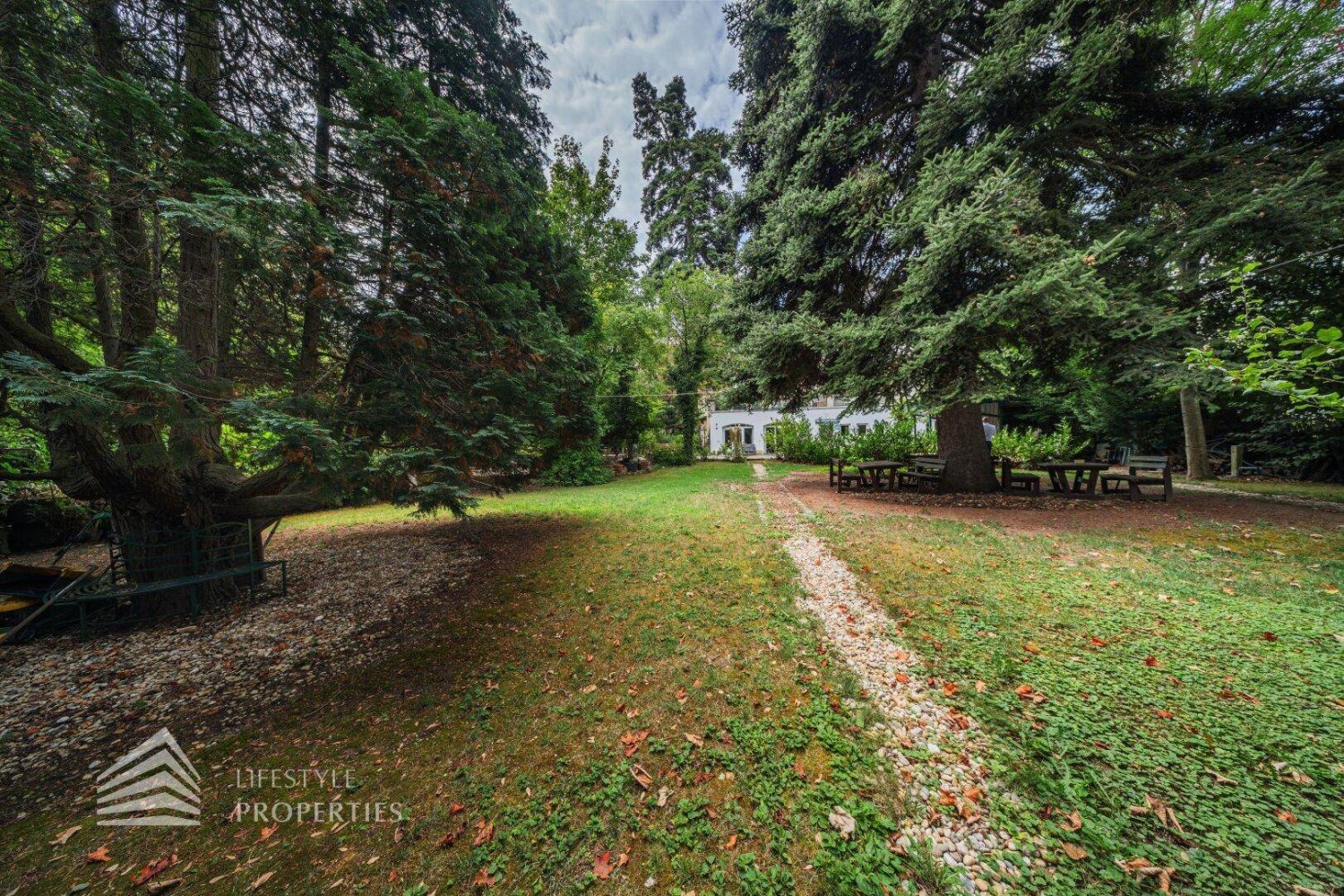 Terreno en Hernals, Austria 1194 m² No. 156683