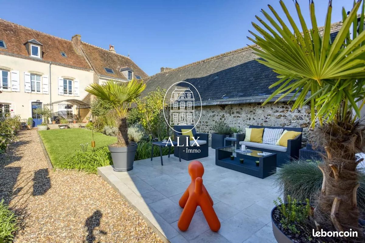 Casa de 4 dormitorios en Eure-et-Loir, France No. 329979