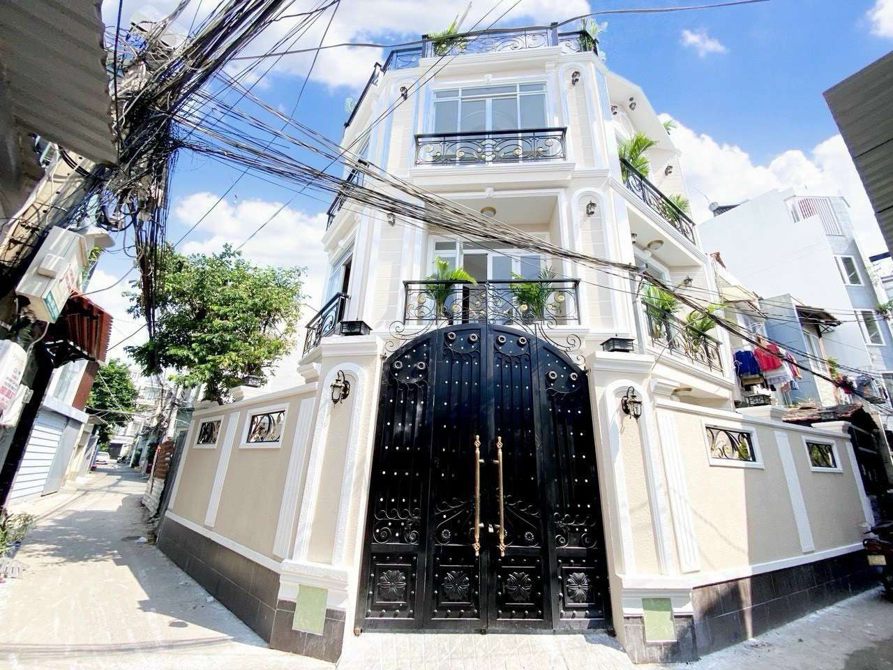 61.2m² Townhouse in District 7, Vietnam No. 13982