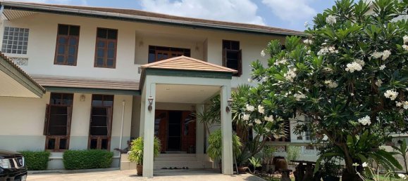 4 bedrooms House in Phra Khanong, Thailand No. 4517 4