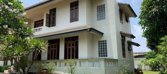 4 bedrooms House in Phra Khanong, Thailand No. 4517 3