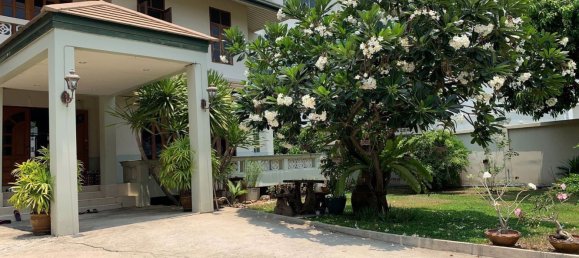 4 bedrooms House in Phra Khanong, Thailand No. 4517 5