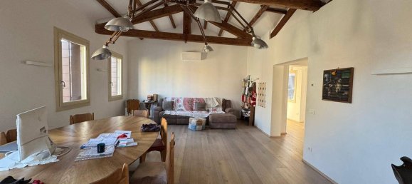 8-salle Appartement à Venice, Italy No. 131733 3