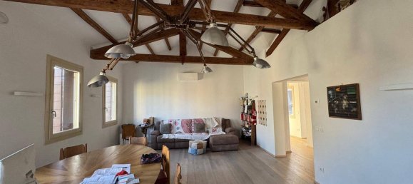 8-salle Appartement à Venice, Italy No. 131733 2