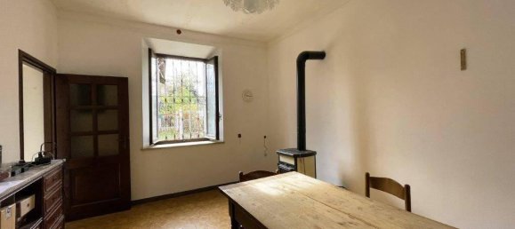 7 rooms House in Bruno, Italy No. 151042 6
