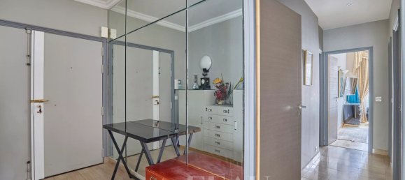 2 bedrooms Apartment in Paris, France No. 185456 8