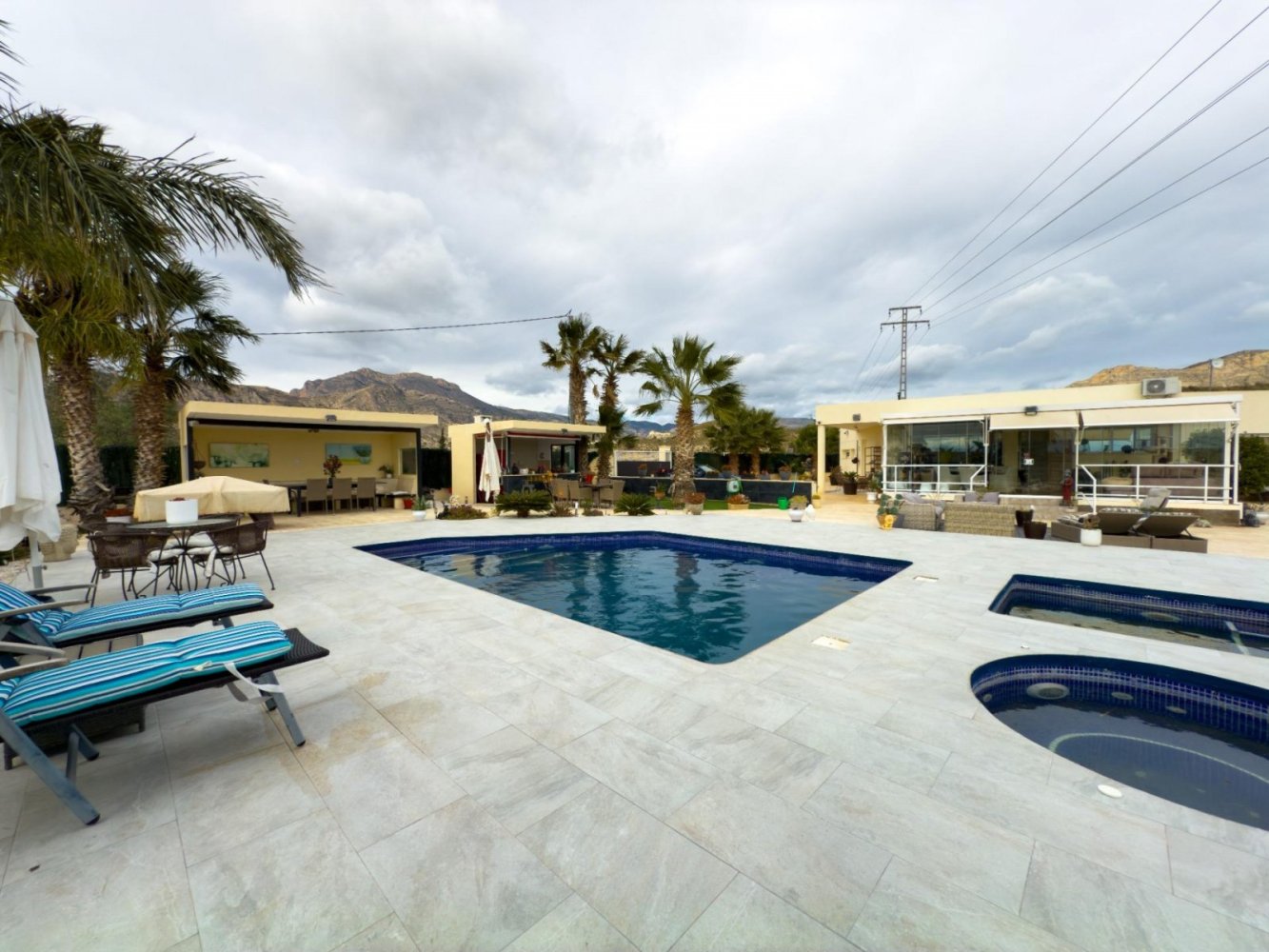 Casa de 5 dormitorios en Jijona, Spain No. 283943