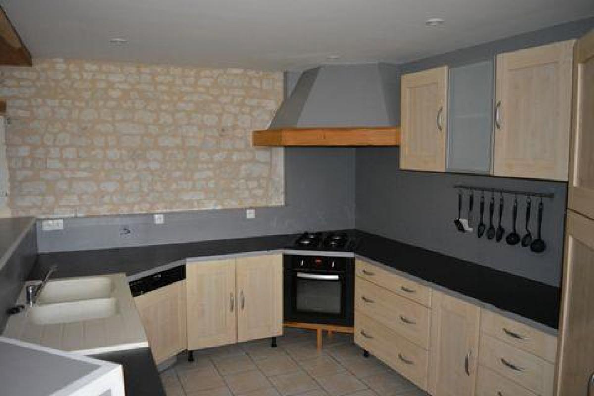 4 bedrooms House in Cognac, France No. 29638