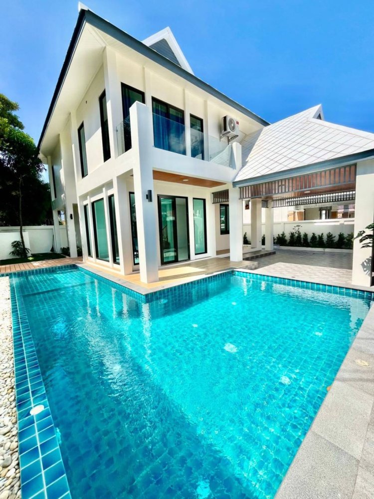 Дом с 4 спальнями в Чалонг, Таиланд № 23802