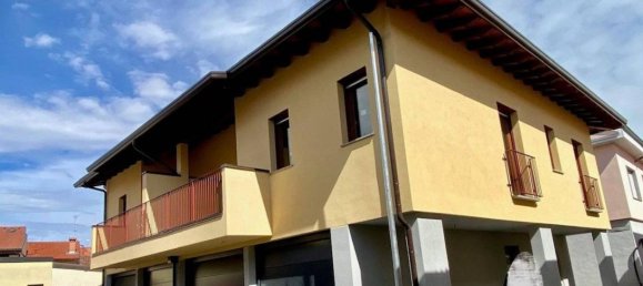 Apartamento de 3 habitaciónes en Bellusco, Italy No. 26780 2