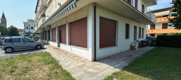 65m² Commercial property in Pianiga, Italy No. 317411 2