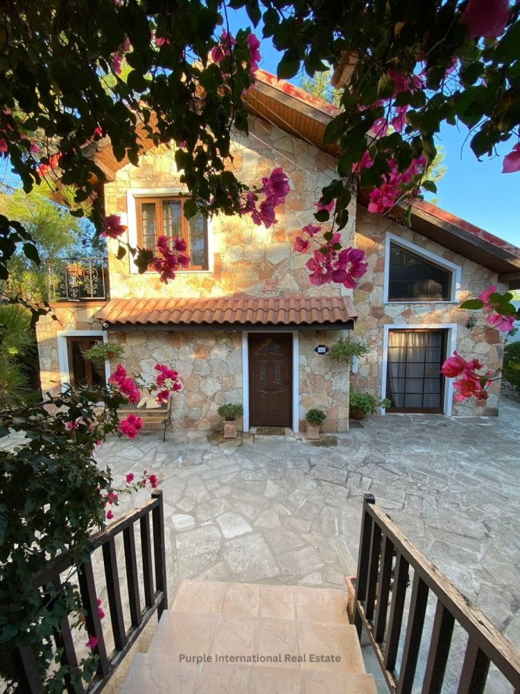 4 bedrooms Villa in Souni–Zanatzia, Cyprus No. 5845