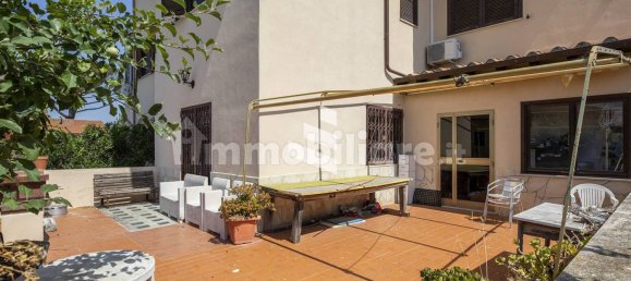 Квартира с 2 спальнями в Фьюмичино, Италия № 349899 3