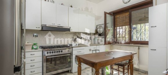 Квартира с 2 спальнями в Фьюмичино, Италия № 349899 6