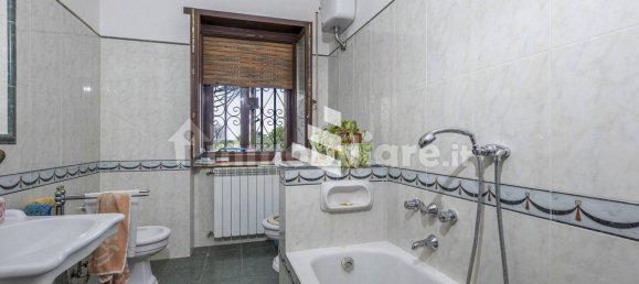 Квартира с 2 спальнями в Фьюмичино, Италия № 349899 2