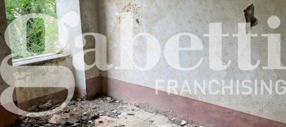 Дом с 5 комнатами в Санти Козма э Дамьяно, Италия № 47778 3