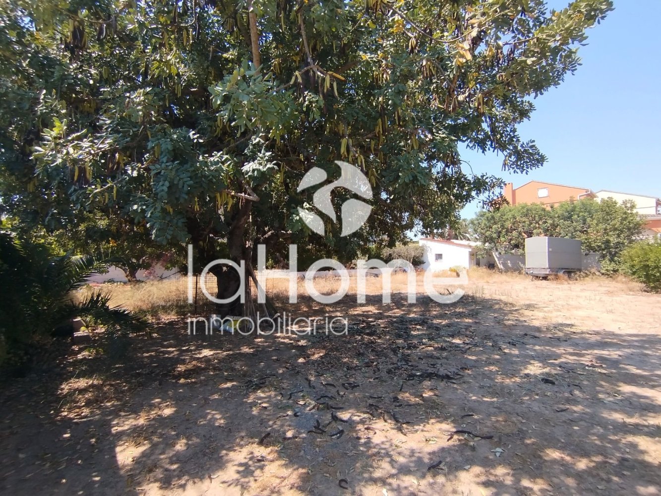 629m² Land in Paterna, Spain No. 163827