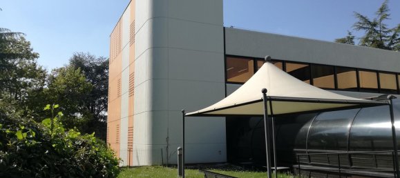 Edificio de 5 habitaciónes en Grandate, Italy No. 84067 11