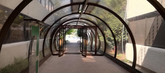 Edificio de 5 habitaciónes en Grandate, Italy No. 84067 6