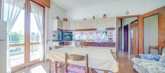 4 rooms Villa in Castano Primo, Italy No. 287710 7