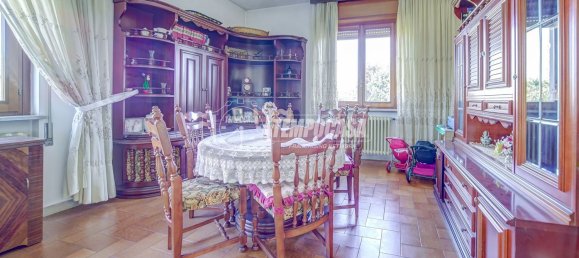 4 rooms Villa in Castano Primo, Italy No. 287710 3