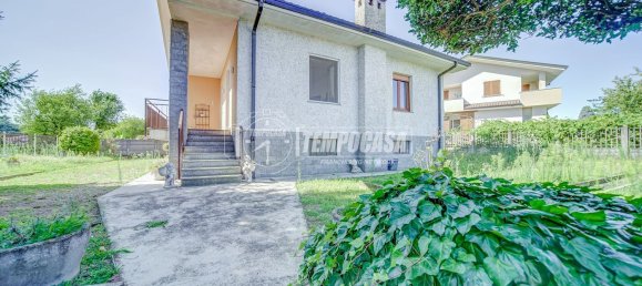 4 rooms Villa in Castano Primo, Italy No. 287710 2