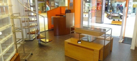 42m² Commercial property in A Coruna, Spain No. 49056 10