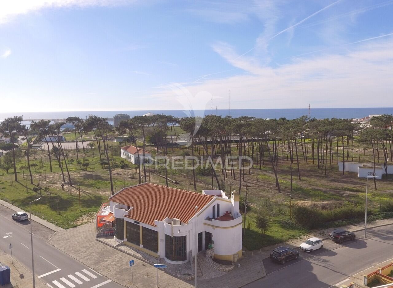 9 bedrooms Commercial property in Sines, Portugal No. 245118