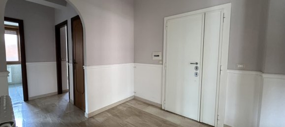 2 bedrooms Apartment in Rome, Italy No. 329372 10