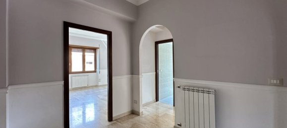 2 bedrooms Apartment in Rome, Italy No. 329372 11