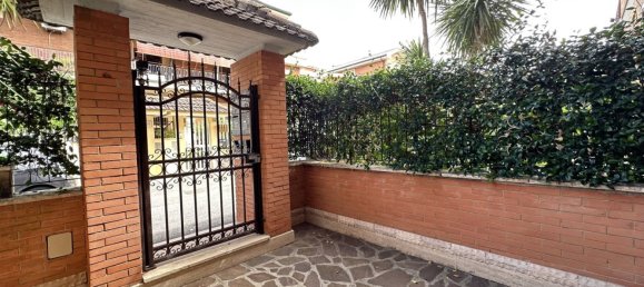 2 bedrooms Apartment in Rome, Italy No. 329372 3