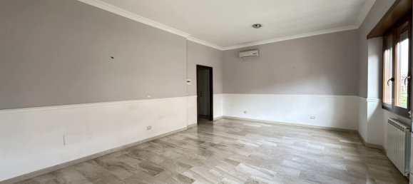 2 bedrooms Apartment in Rome, Italy No. 329372 8
