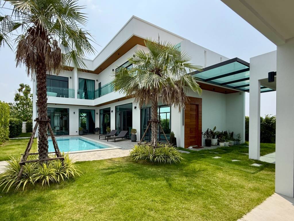 4 chambres Villa à Pattaya, Thailand No. 59807