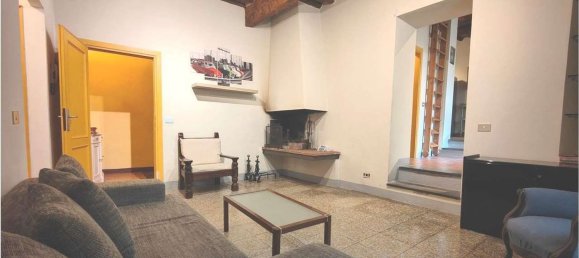 4 bedrooms Apartment in Lucca, Italy No. 373045 2