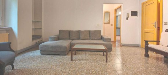 4 bedrooms Apartment in Lucca, Italy No. 373045 3