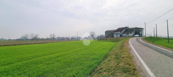 4 bedrooms House in Bagnolo San Vito, Italy No. 113303 41