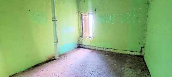 4 bedrooms House in Bagnolo San Vito, Italy No. 113303 12