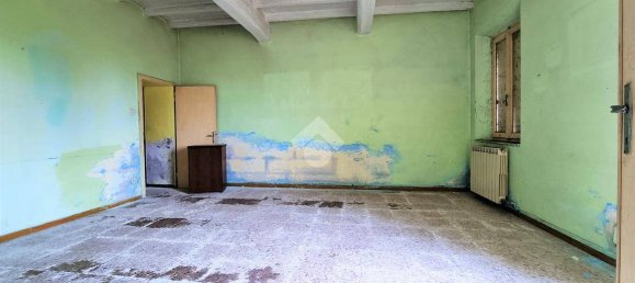 4 bedrooms House in Bagnolo San Vito, Italy No. 113303 18