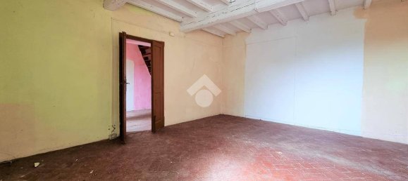 4 bedrooms House in Bagnolo San Vito, Italy No. 113303 24