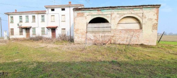 4 bedrooms House in Bagnolo San Vito, Italy No. 113303 28