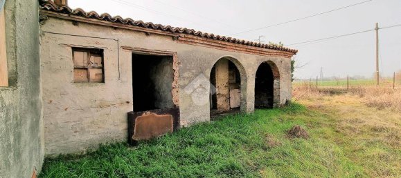 4 bedrooms House in Bagnolo San Vito, Italy No. 113303 30