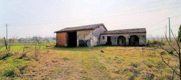 4 bedrooms House in Bagnolo San Vito, Italy No. 113303 29