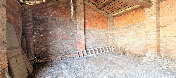 4 bedrooms House in Bagnolo San Vito, Italy No. 113303 32