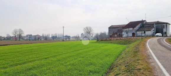 4 bedrooms House in Bagnolo San Vito, Italy No. 113303 43